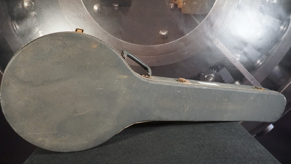 Pirles 5-String Closed Back Banjo w/ Hard Case