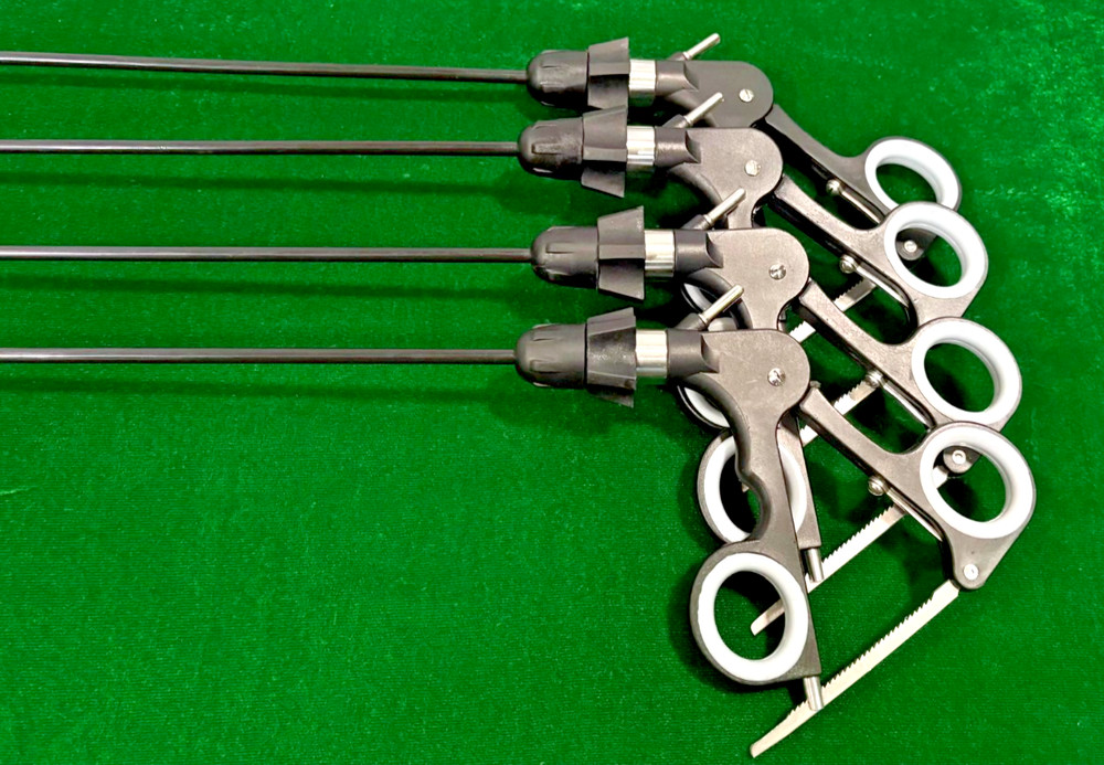 4pc Laparoscopic Universal Grasper / Maxi Grasper 5mmx330mm Reusable Instruments