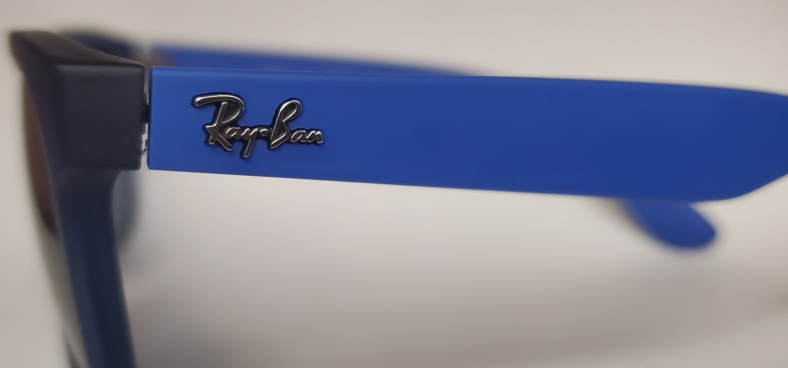 Ray-Ban Jr Justin RJ 9069S 7060/80 48-16-130 Blue Kids Sunglasses With Case