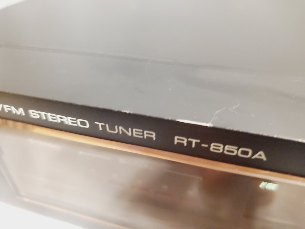 ROTEL RT-850A AM/FM Stereo Tuner