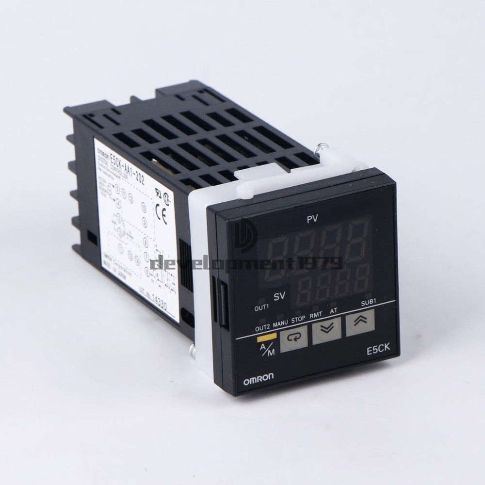 1PCS New Omron E5CK-AA1-302 Digital Control