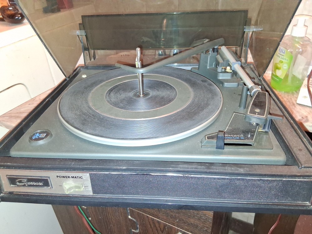 GARRARD SYNCHRO LAB 95 TURNTABLE / RECORD PLAYER