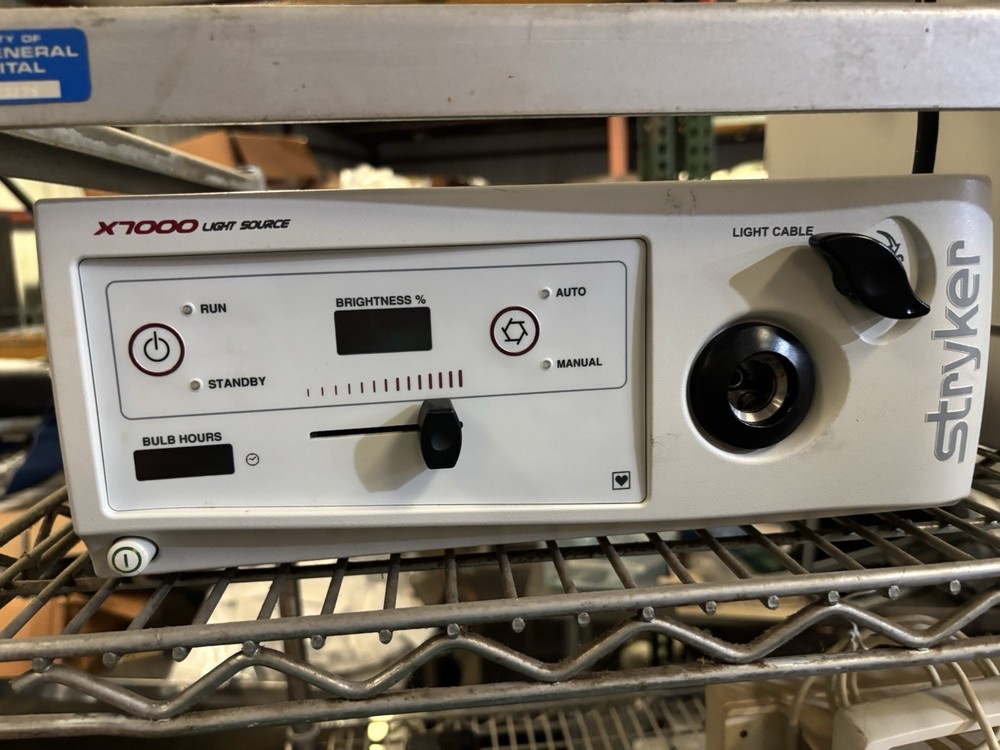 Stryker X7000 Light source