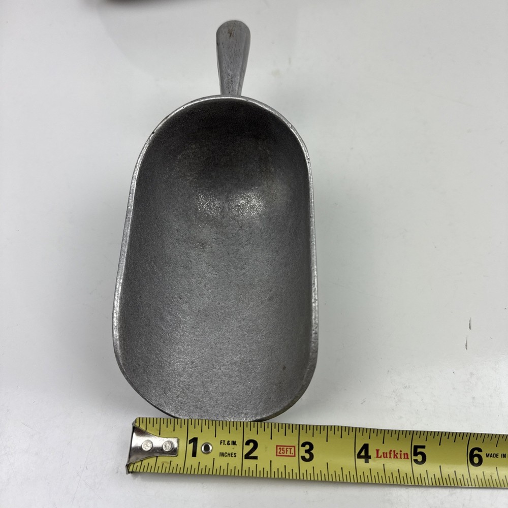 Aluminum scoops