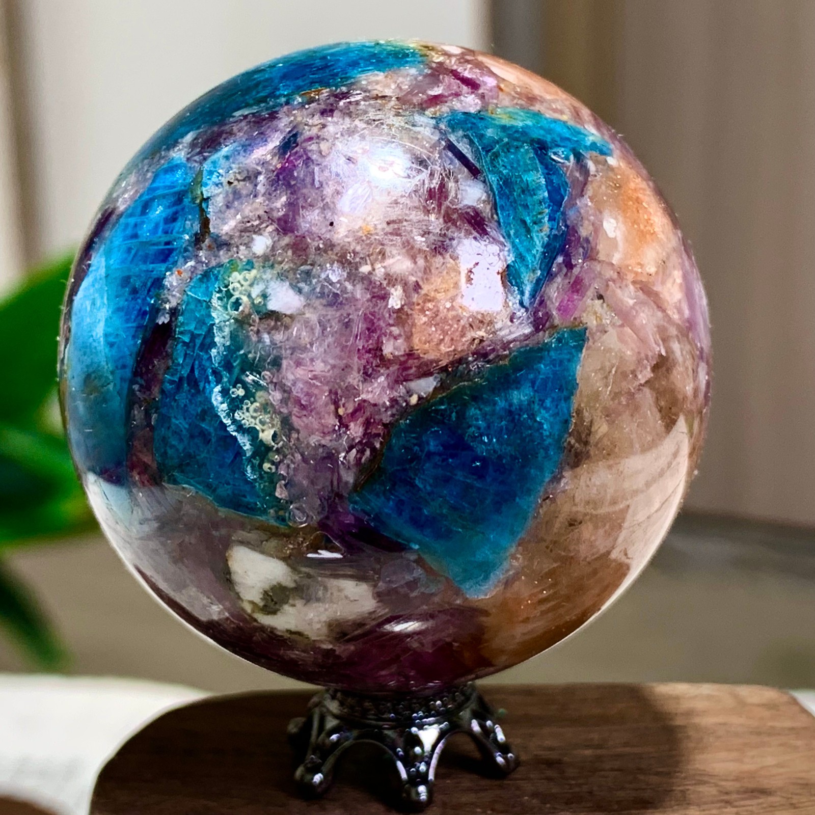 132G Natural Blue Aptite +Sun Stone purple lepidolite Sphere mineral sample