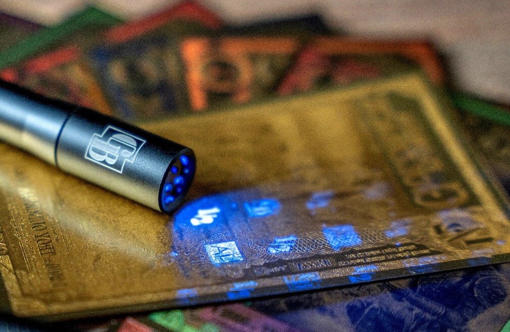 OFFICIAL GOLDBACK 24K GOLD NOTE UV PENLIGHT AUTHENTICATOR