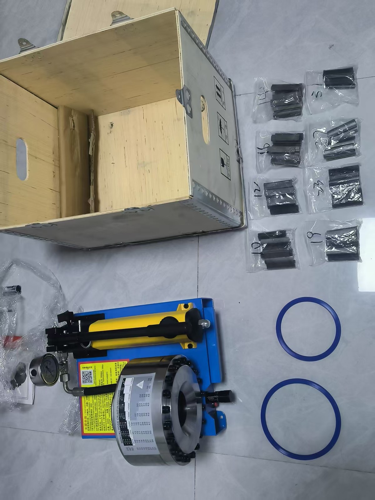 5600KN Hydraulic Hose Crimper Pipe Clamping Machine w/ 8 Sets Dies 10mm-30mm USA