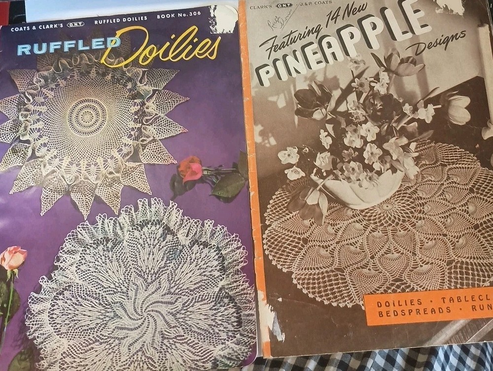 Lot Of 2 : RUFFLED DOILIES & Pineapple Designs  Crochet Pattern Booklets J8