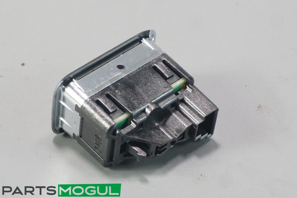 2011-2017 MERCEDES BENZ E350 E400 E550 TRUNK RELEASE SWITCH A2079050051 OEM