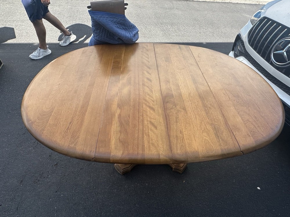 Vintage rop-leaf Pedestal Table