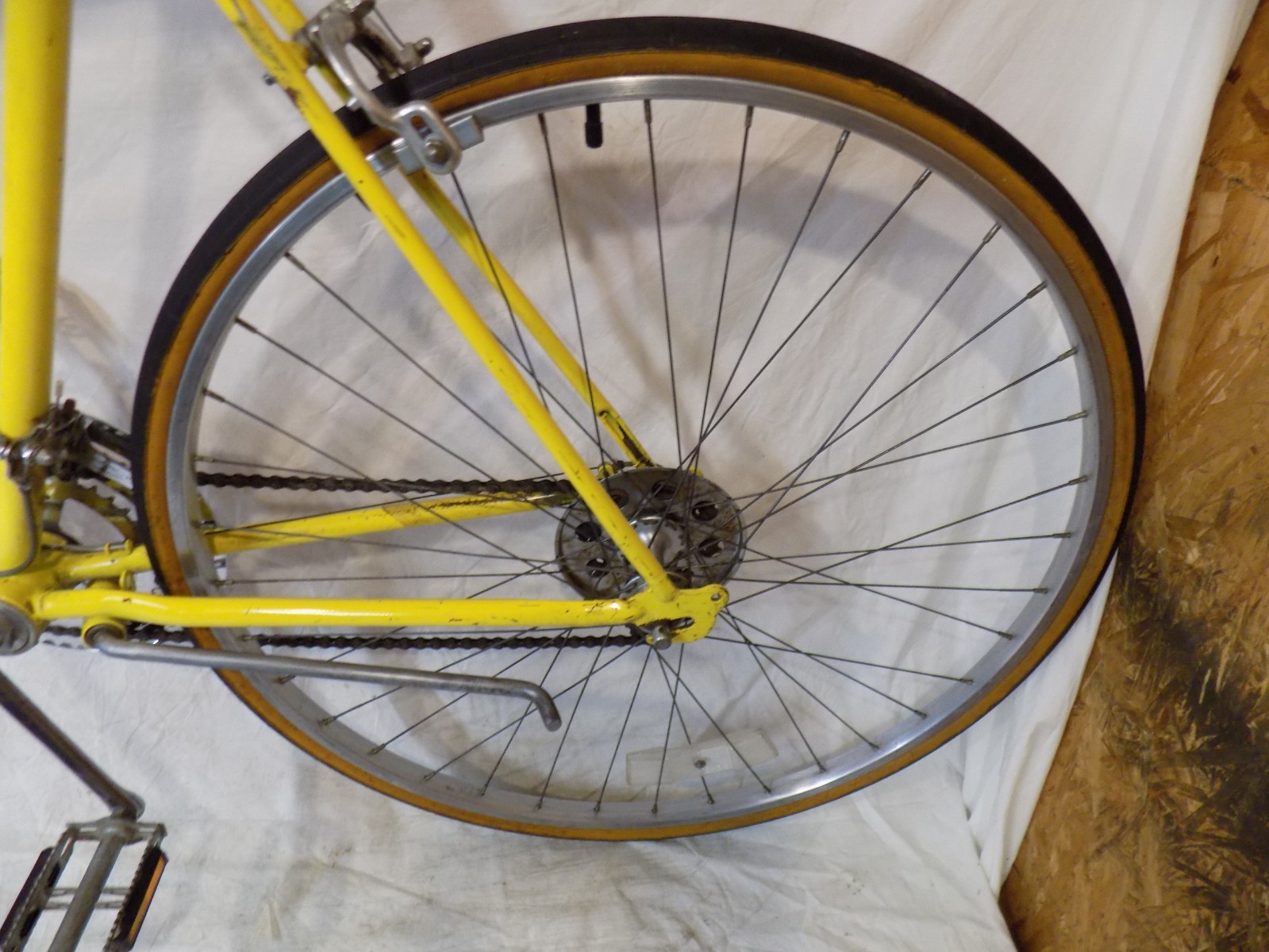 1975 SCHWINN VARSITY MENS 10-SPEED ROAD BIKE VINTAGE CONTINENTAL KOOL LEMON 27