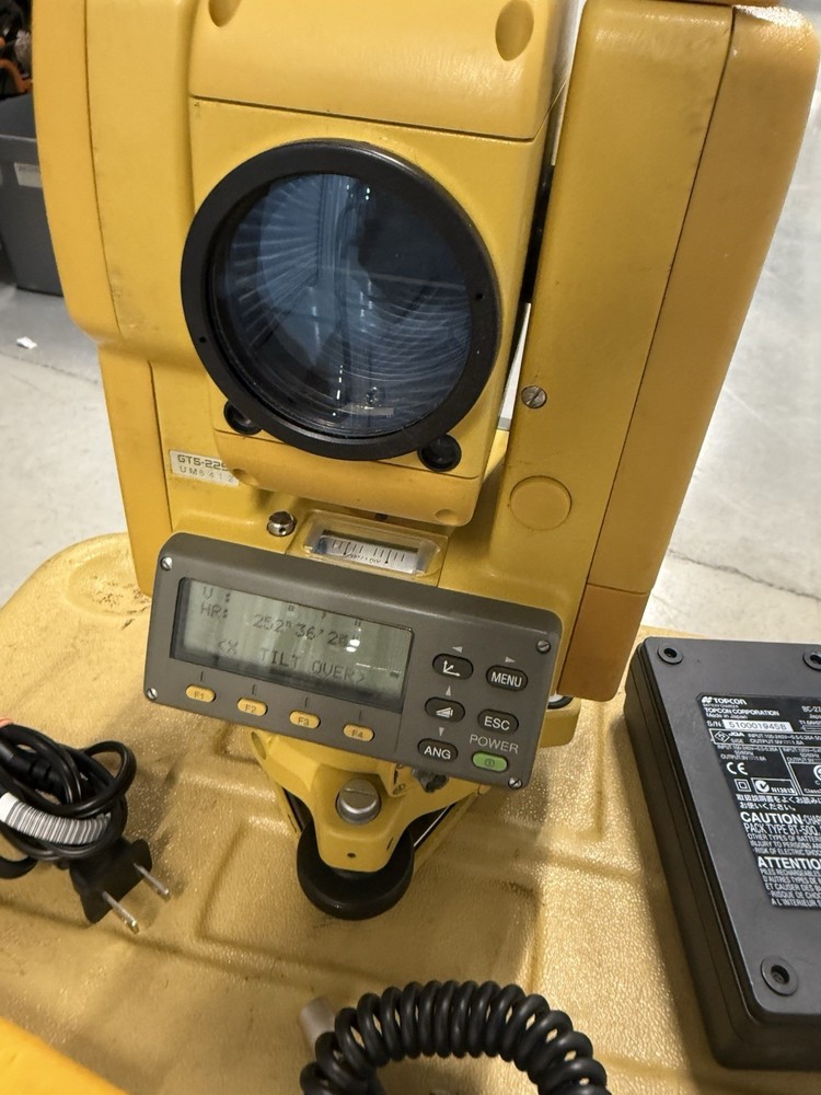 TOPCON GTS-225 Total Station – Excellent Condition