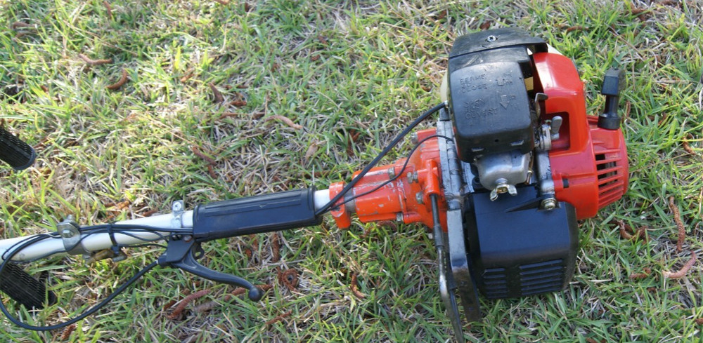 ROBIN NB351 STRING TRIMMER-BUSHWACKER MADE IN JAPAN 34.5CC ENGINE