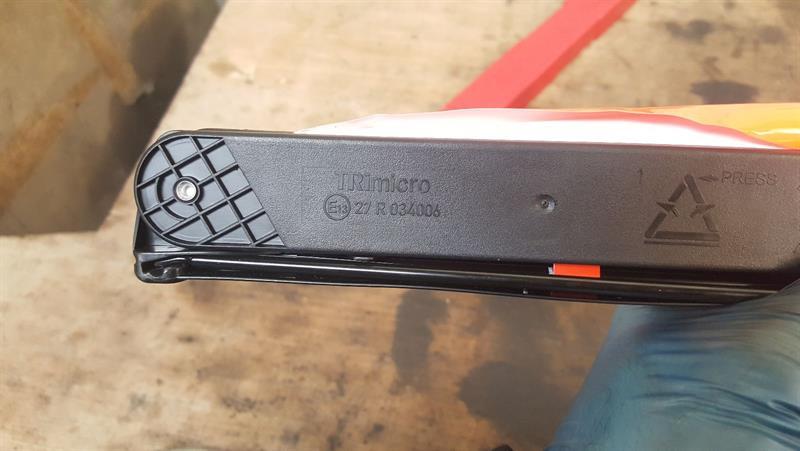 BMW X5 E70 2007-2013 WARNING TRIANGLE RED 6770407