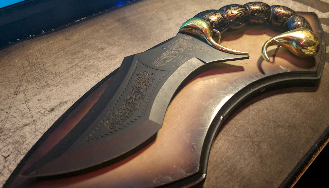 Collectable Fantasy Knife Wall Wooden Display Plaque Art Decoration Eagle