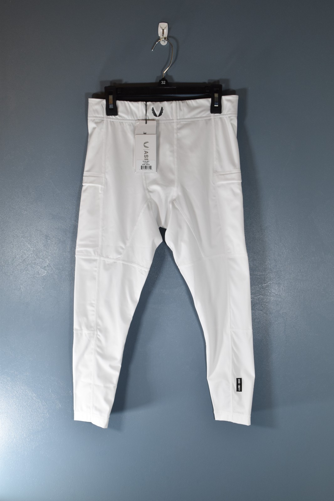ASRV 3/4 compression tights size men's small; white, new with tags