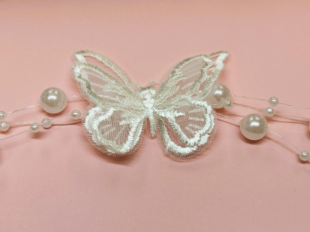 Pearl Chain Yarn Butterfly Necklace