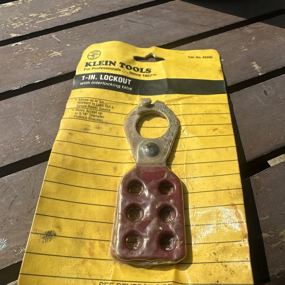 KLEIN TOOLS 45200 1-IN. Lockout with interlocking tabs New