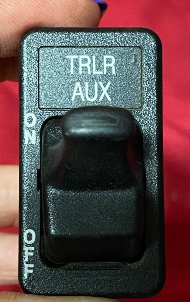 International Trailer Auxiliary Switch CONTROL 2007310C1