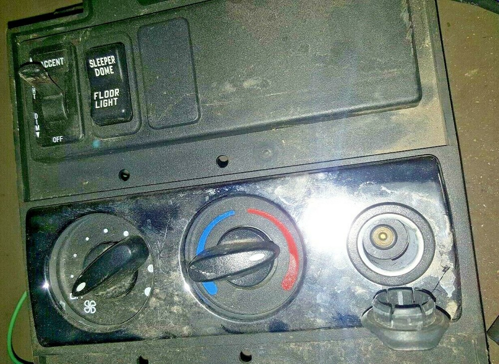 INTERNATIONAL PROSTAR TEMPERATURE CONTROL 5112 448065