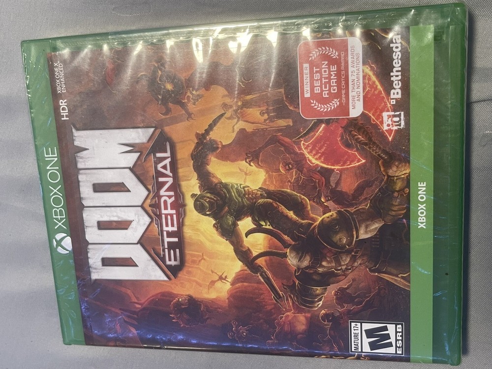 Xbox one W 8 games + Controller & Power+HDMI Cords