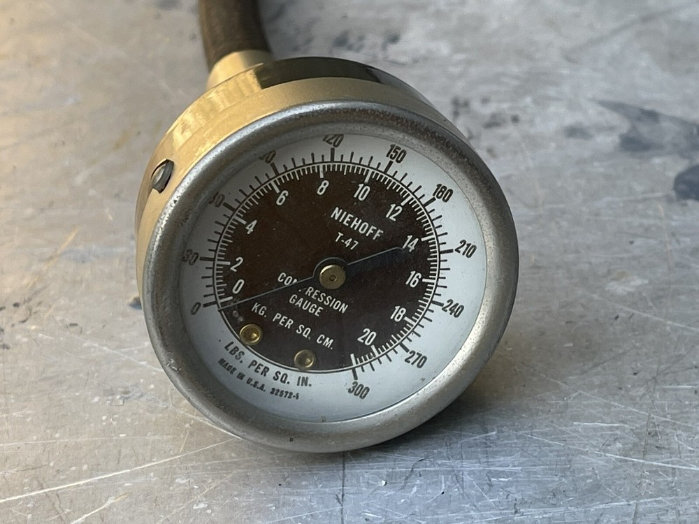 Vintage Niehoff T-47 0-300 PSI COMPRESSION