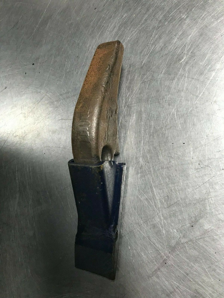 055944 OEM GEHL BUCKET TOOTH
