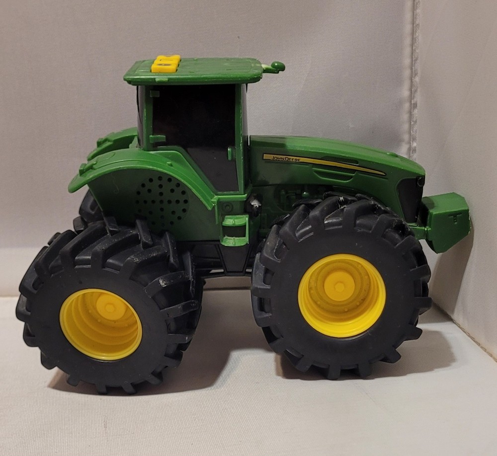 John Deere Toy Tractor W/ Lights & Sounds Push Button - Missing Exhaust Works