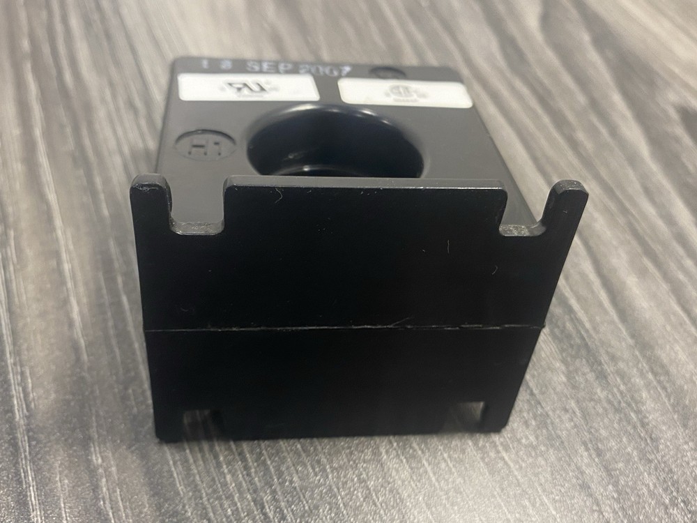 TYCO / Crompton Instruments 2SFT-101 RATIO 100:5 2.0VA Current Transformer