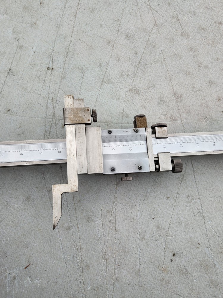 Mitutoyo 24'' Vernier Height Gauge