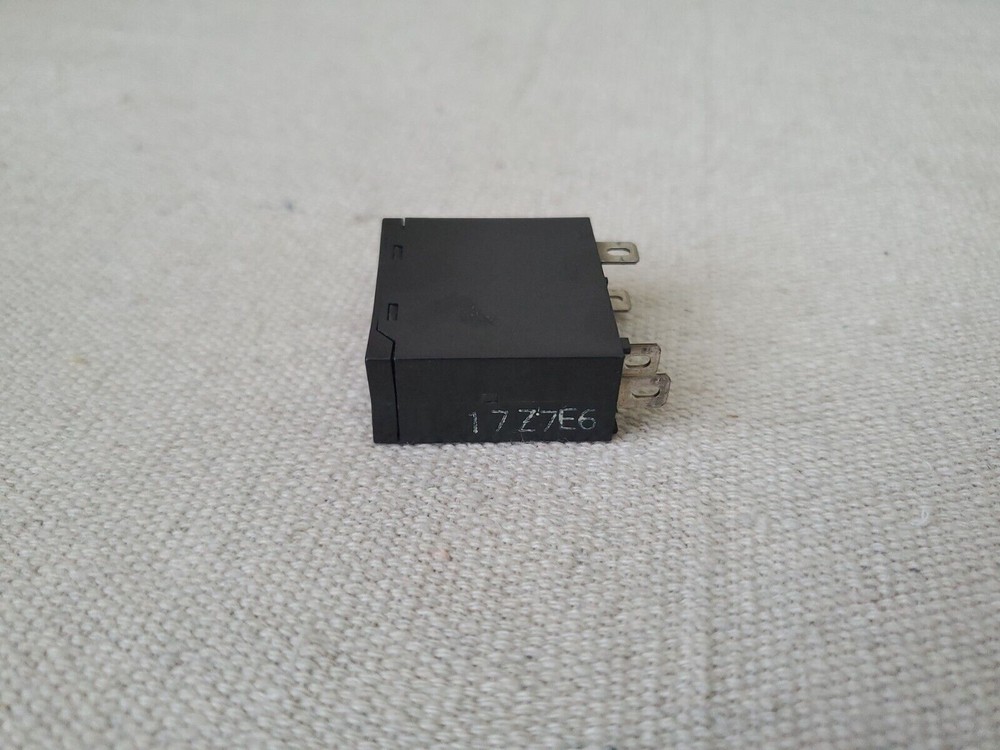 OMRON G3RD-X02SN SOLID STATE RELAY 2AMP 50VDC 24VDC 4 BLADE