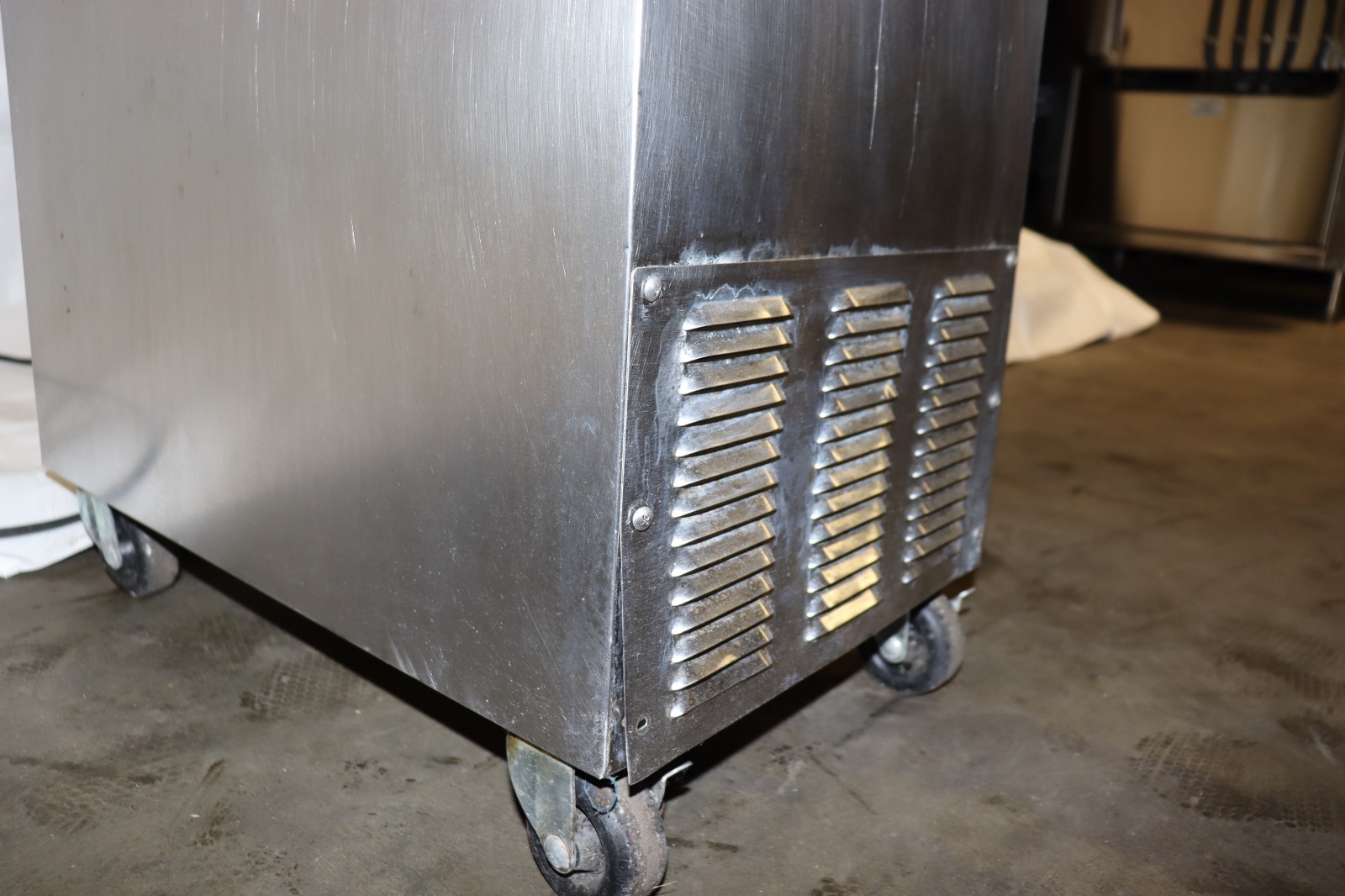 Used Silver King Commercial Freezer, Rolling, Flip Top, SKFS2/C1