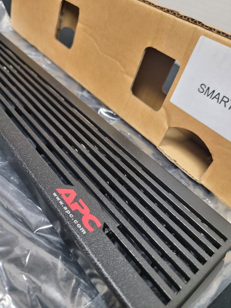 OM-8226, APC Smart UPS Bezel Kit