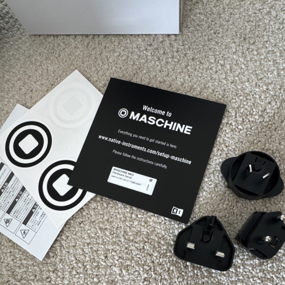 Native Instruments MASCHINE MK3 Sampler & Sequencer 16 Pad Built-in Effects