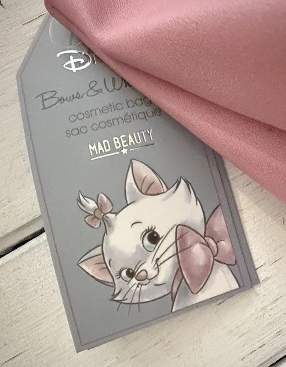 NEW WITH TAGS! Disney The Aristocats Marie Cosmetic Bag!