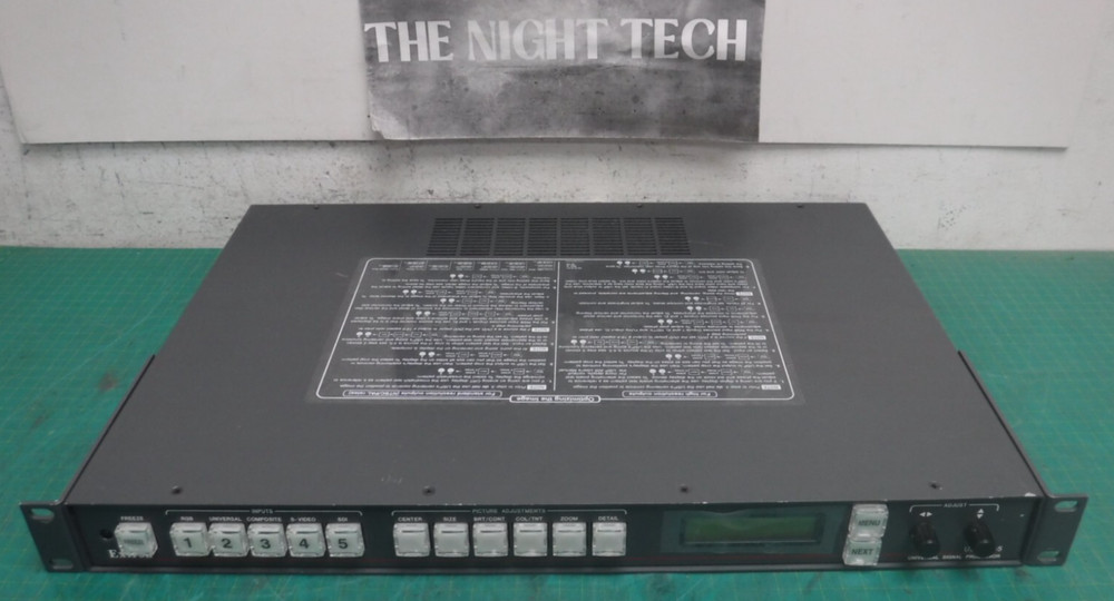 Extron USP 405 Universal Signal Processor w/ Mounts
