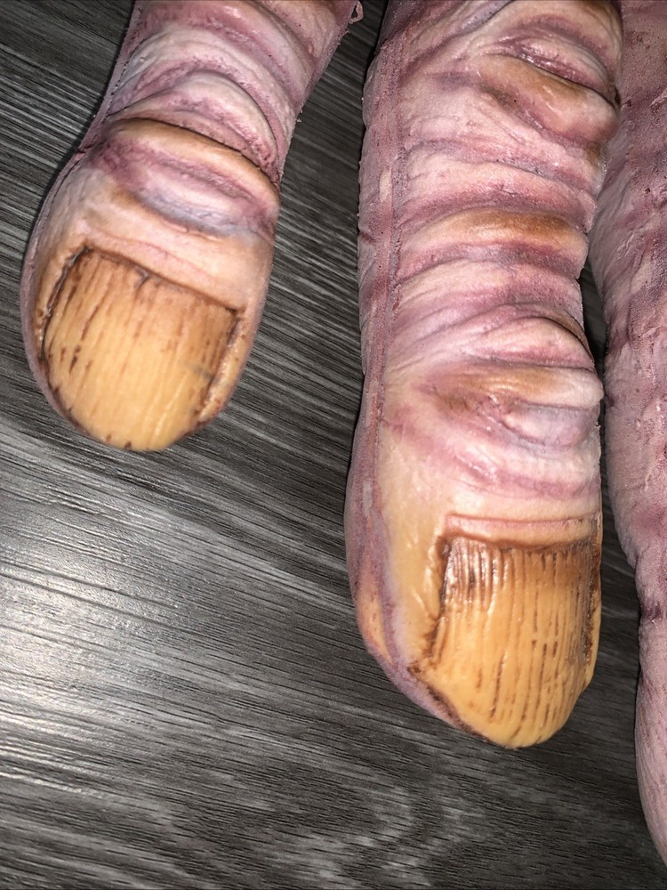 Cinema Secrets 2000 Halloween Hand