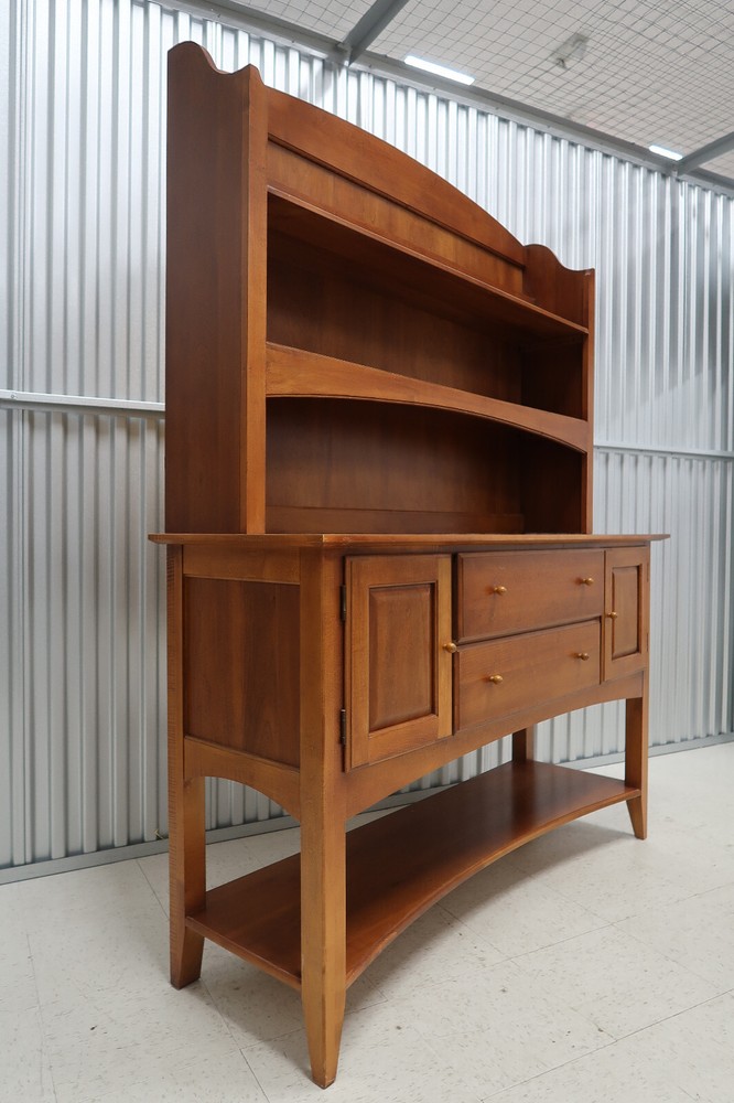 Thomasville '' Impressions'' Cherry Sideboard With Hutch
