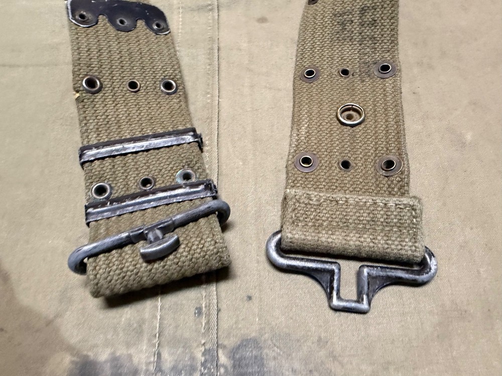 ORIGINAL WWII US ARMY M1942 PISTOL AMMO EQUIPMENT FIELD BELT-OD#7, DATED:1945