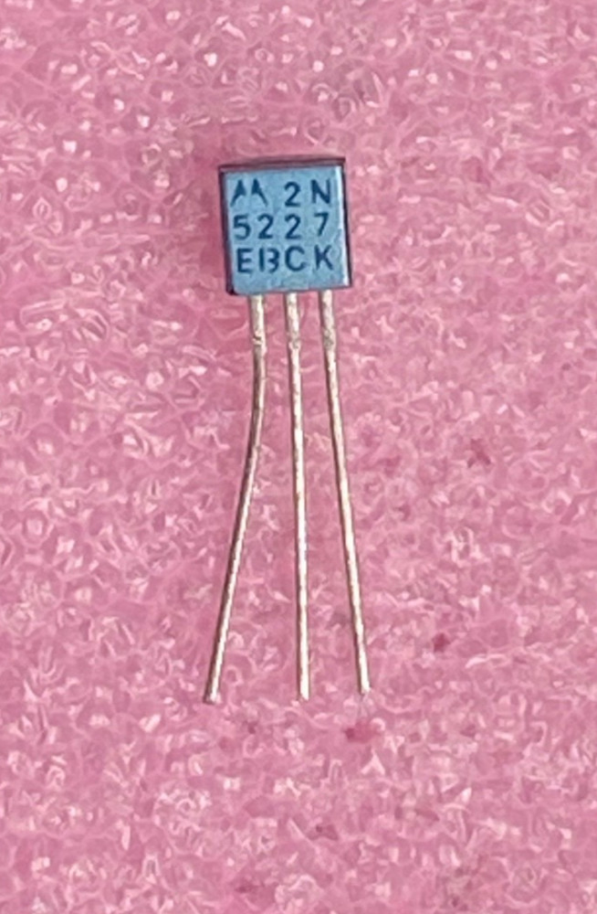 Motorola Transistor 2N5227 PNP package TO-92