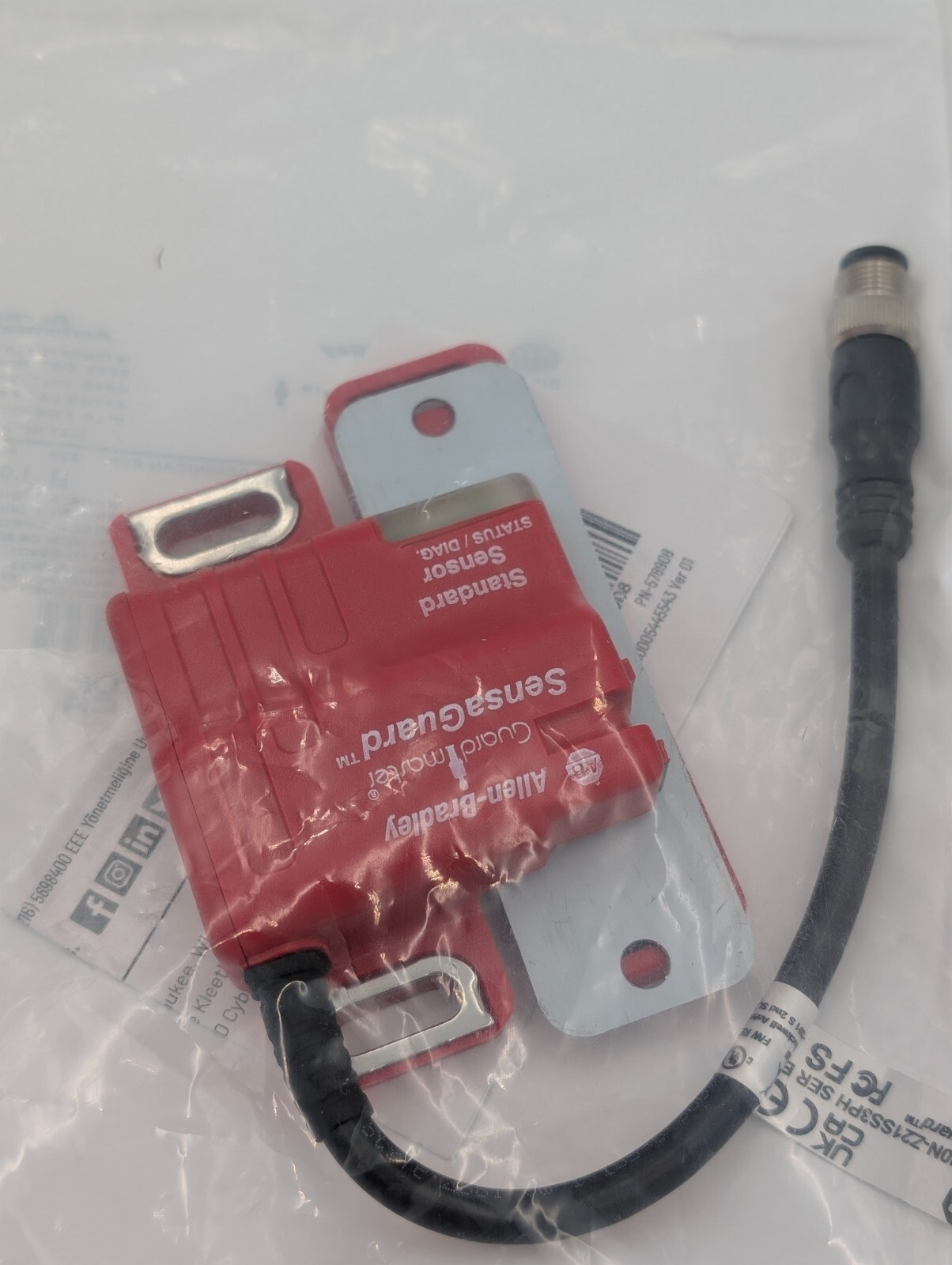 Allen-Bradley 440N-Z21SS3PH 440N Non-Contact Interlock Switches, SensaGuard New