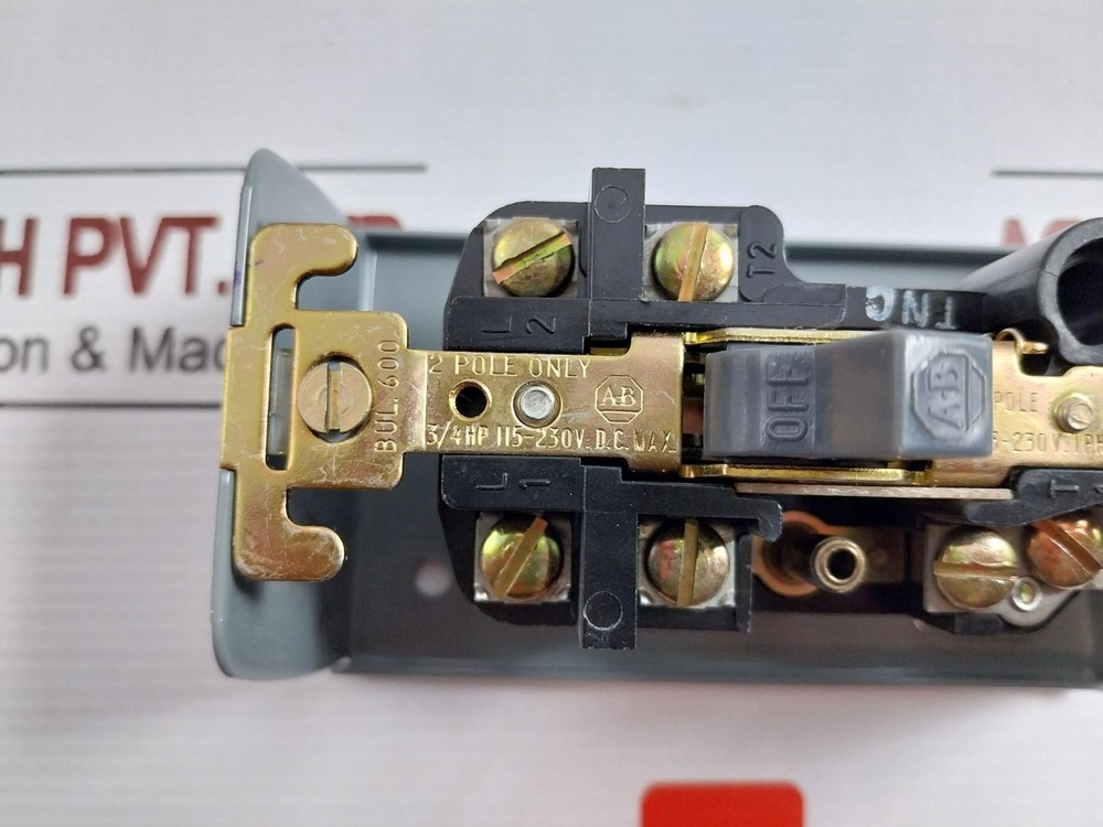 ALLEN-BRADLEY 600-TAX5 Manual Starting Toggle Switch