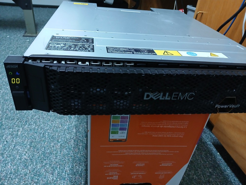 Dell EMC  Powervault  ME5024 storage array dual  12GBps SAS  controllers KJTWM
