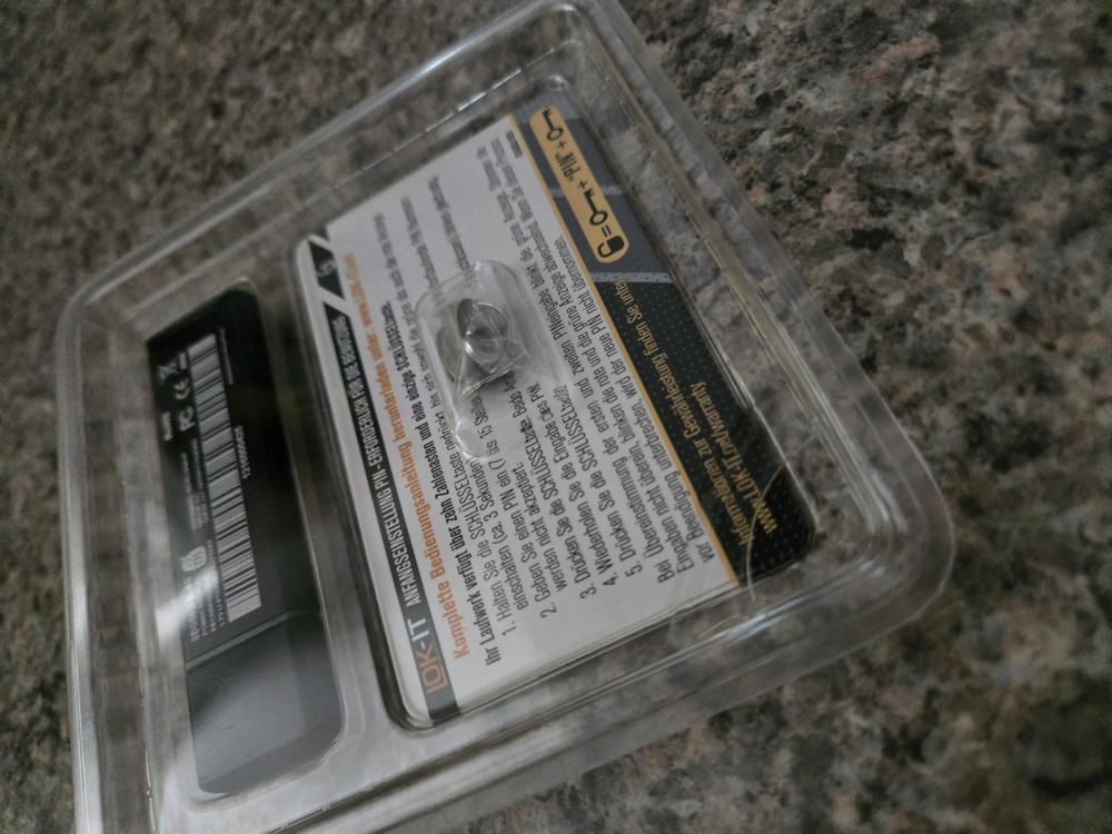 Lok-it Secure 4GB Flash Drive