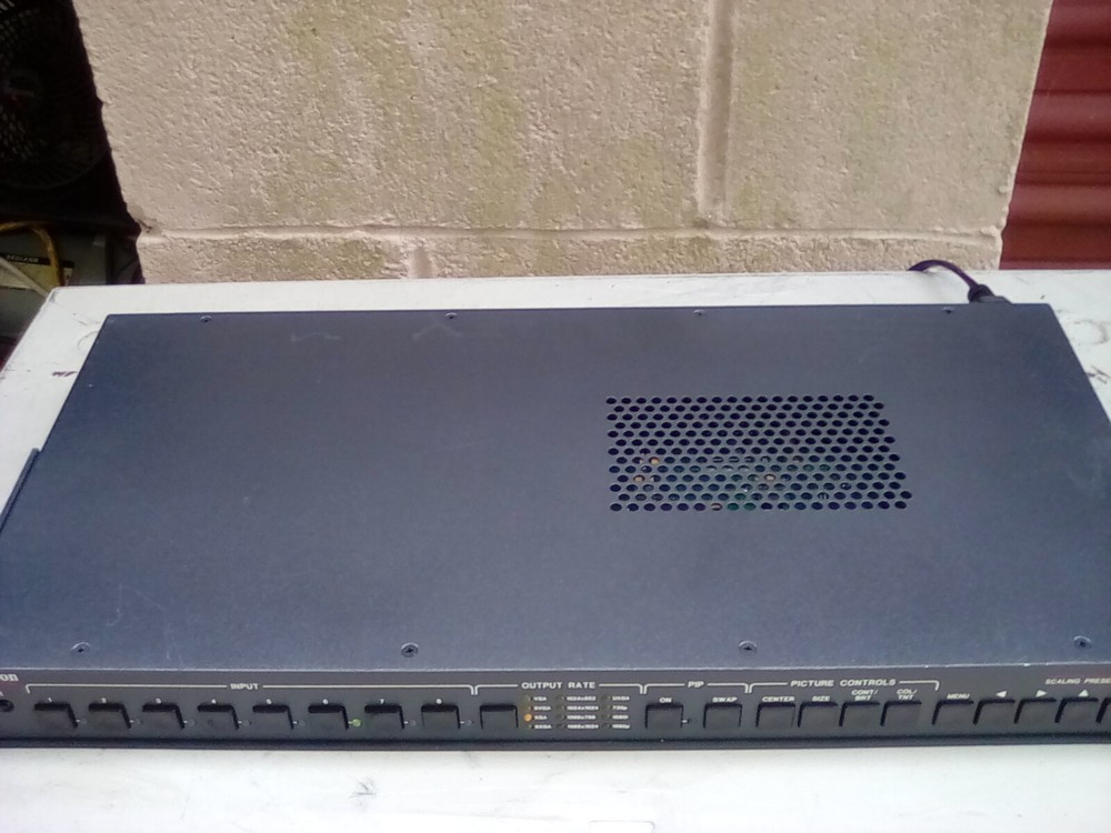 Extron Scaling Presentation Switcher IN1508