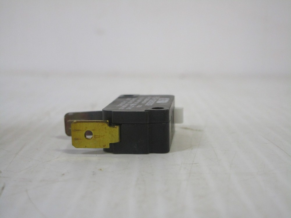 Whirlpool Dishwasher Float Switch 8268909 V7-2A17E94-338 ASMN