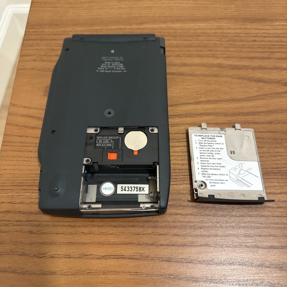 Apple Newton MessagePad H1000 + Modem, Stylus & Case – untested