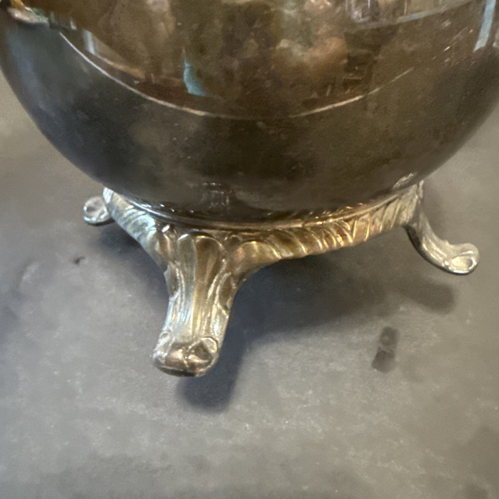 WM Rogers Silver Plate Lidded Coffee Pot 800