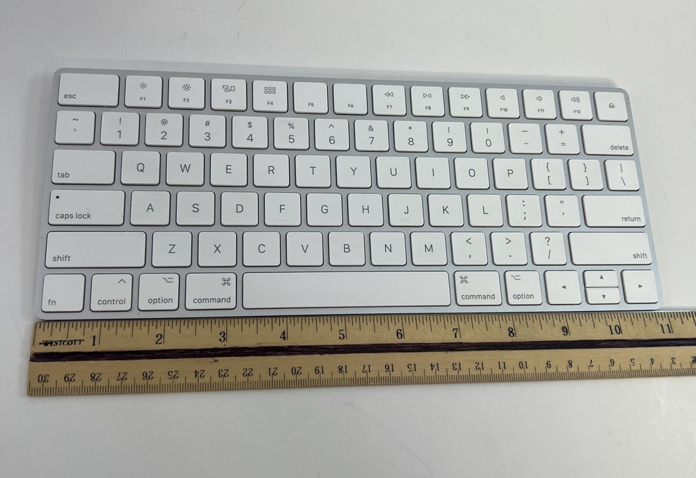 Apple Wireless Magic Keyboard A1644 Silver with white keys