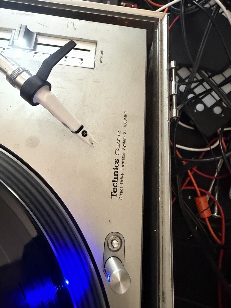Technics 1200 MK2 Turntable Functional